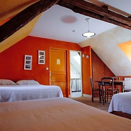 Bed & Breakfast Le Poujastou 3*