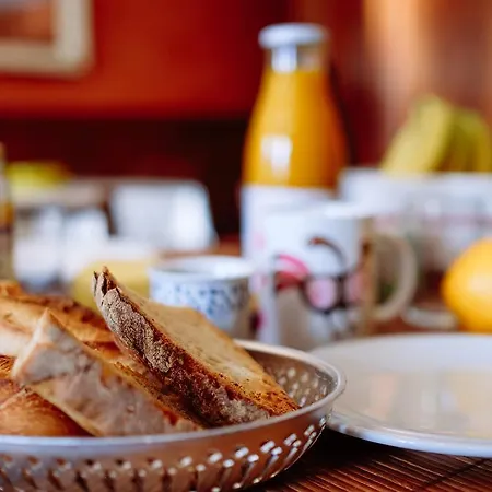 Le Poujastou Bed and breakfast *